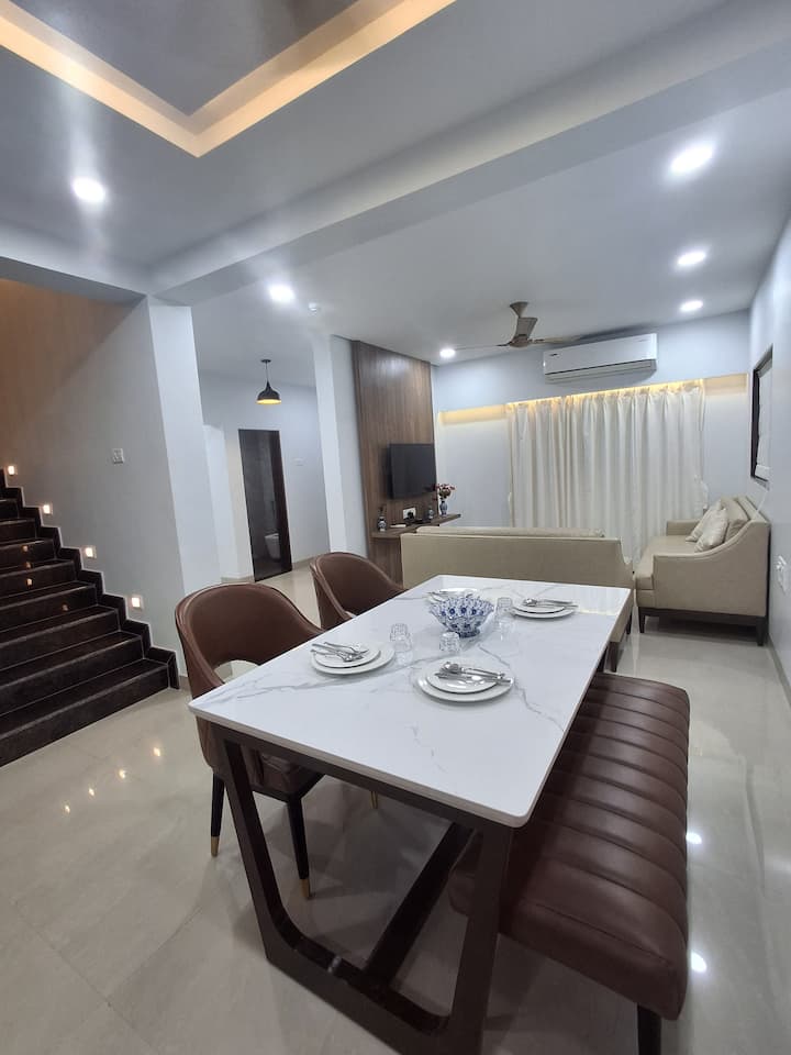 Dining area image 4