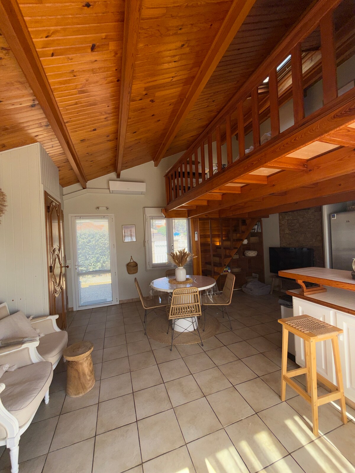 Airbnb performant: House by the pond à Le Barcarès