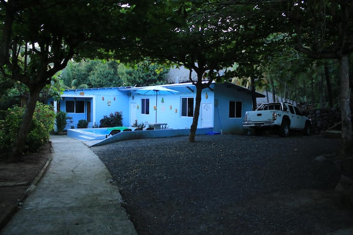 K59 Surfers Oasis Room #1 - 3 Mins to the Waves - Houses for Rent