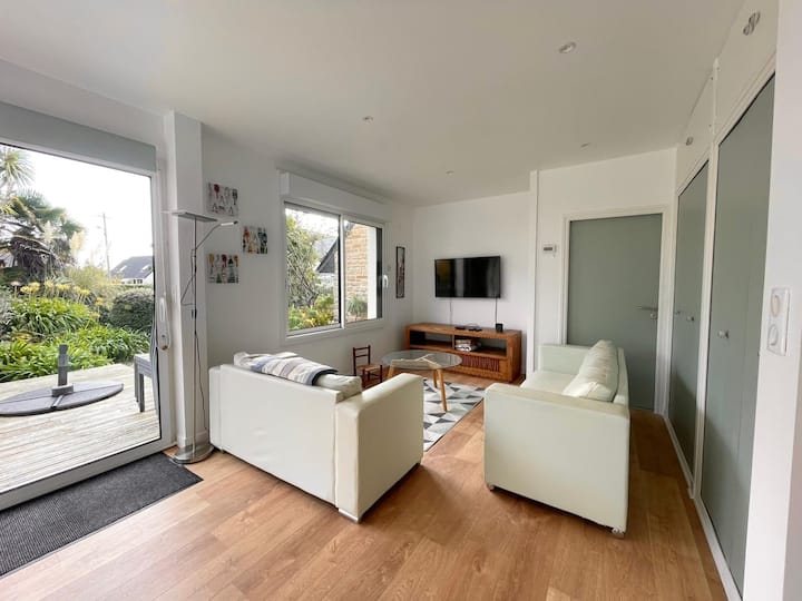 Maison Rénovée Avec Charme, Proche Des Plages - Santec