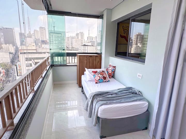 Nuestro segundo dormitorio cuenta con la practicidad de una cama nido, con ambos colchones de densidad D33.