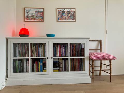 Annonce Airbnb populaire: Peaceful and centrally-located apartment on the ground floor. à Dervallières Zola
