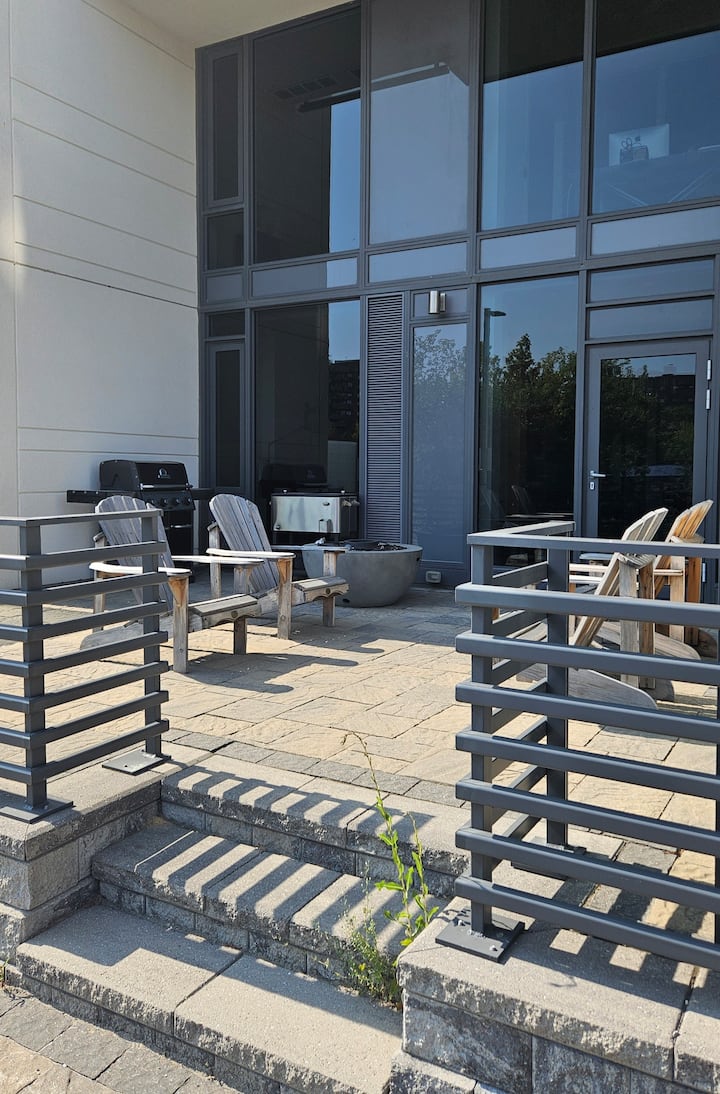Up-town, Two-story Loft - Vaughan