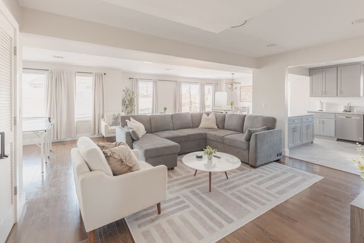 Oversized 3br/2ba Near Nyc & Ewr + Ironbound Eats - Newark, NJ