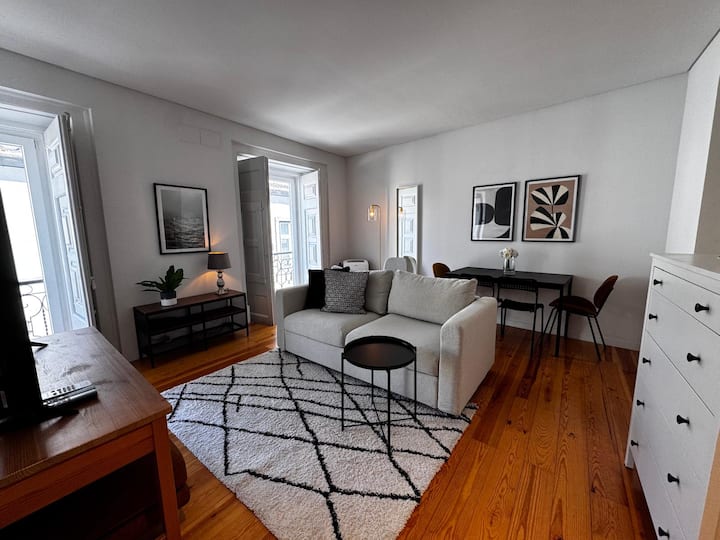 Central Renovated Lisbon Stay In Bairro Alto - Lisbon