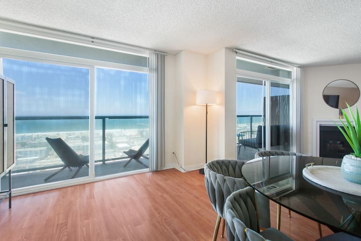 Top-Floor Marina Escape | 3BR Penthouse Ocean View gallery image 2