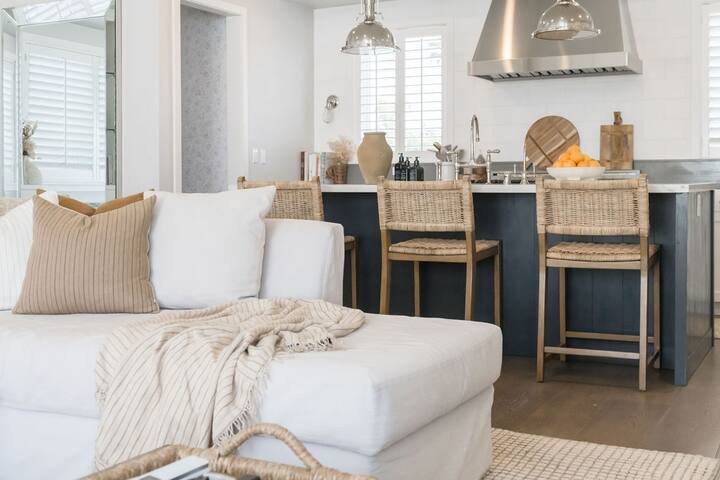 Luxury Home by the Pier! gallery image 4