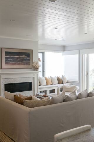 Luxury Home by the Pier! gallery image 3
