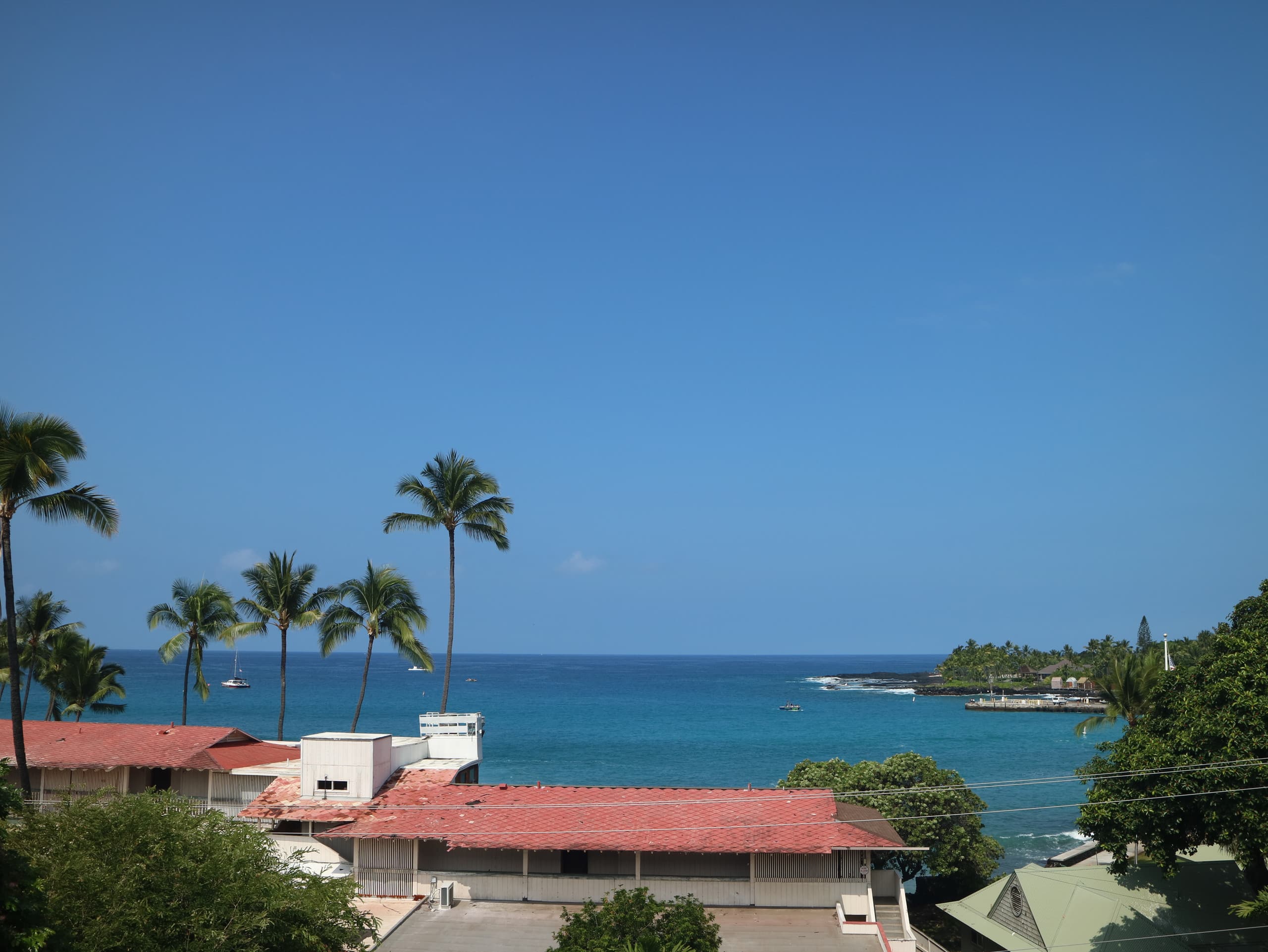 Top floor ocean view condo in the heart of Kona - Image 23