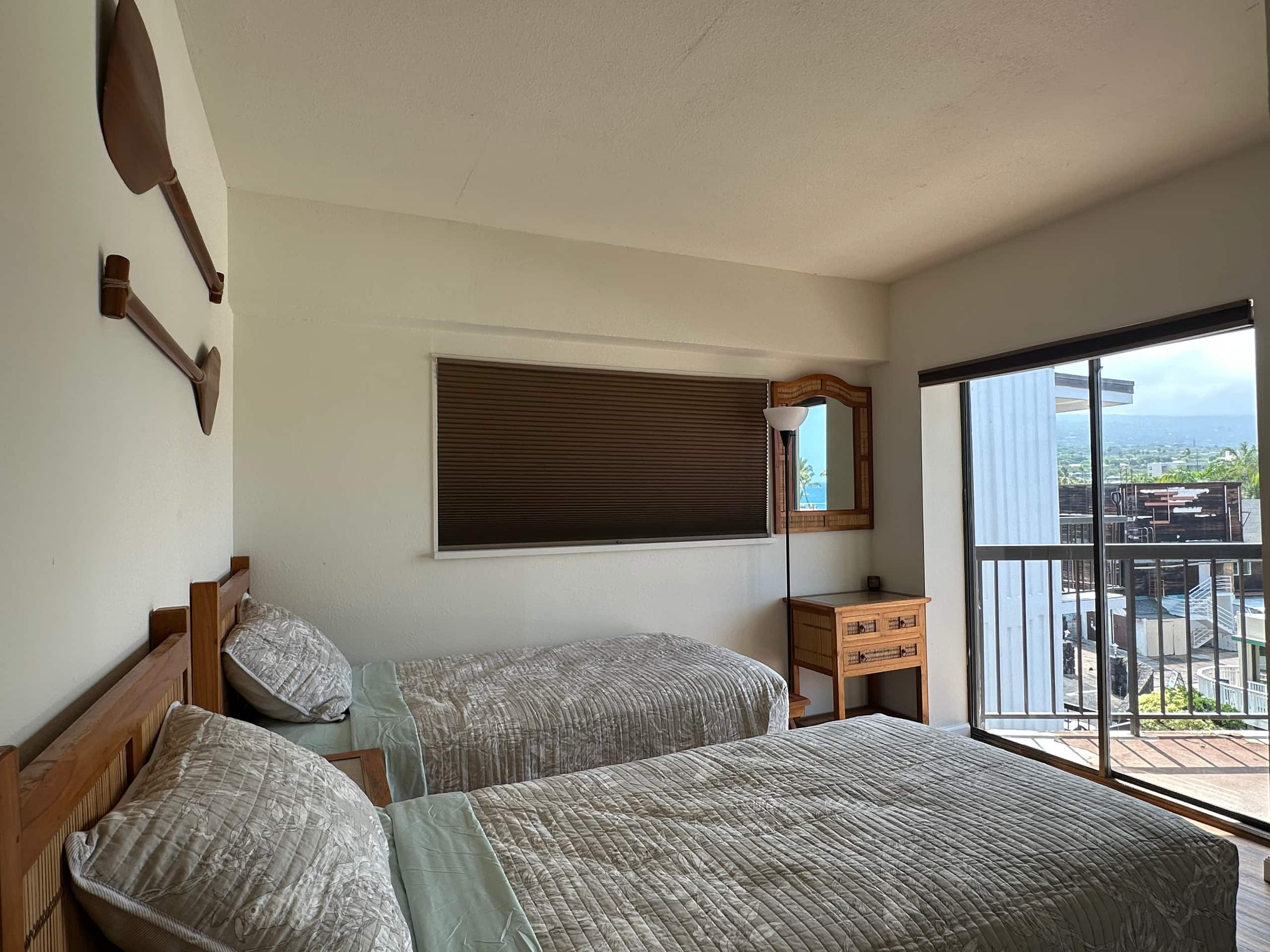 Top floor ocean view condo in the heart of Kona - Image 14