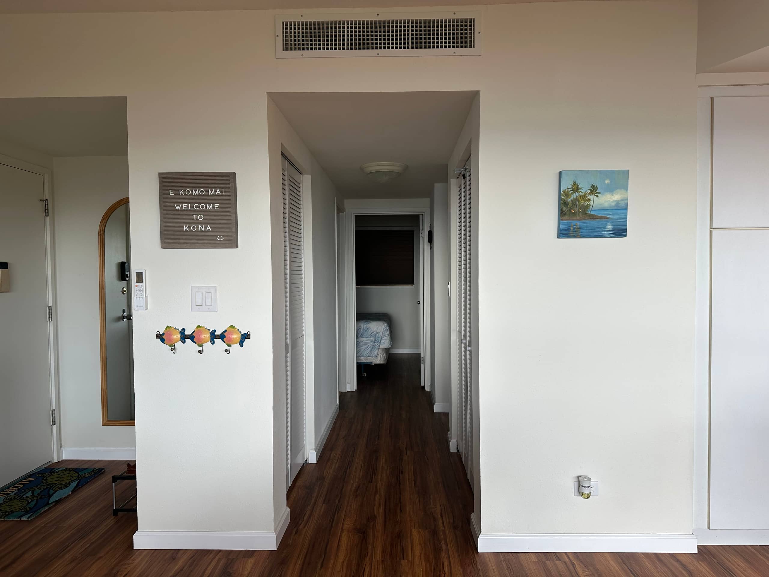 Top floor ocean view condo in the heart of Kona - Image 5