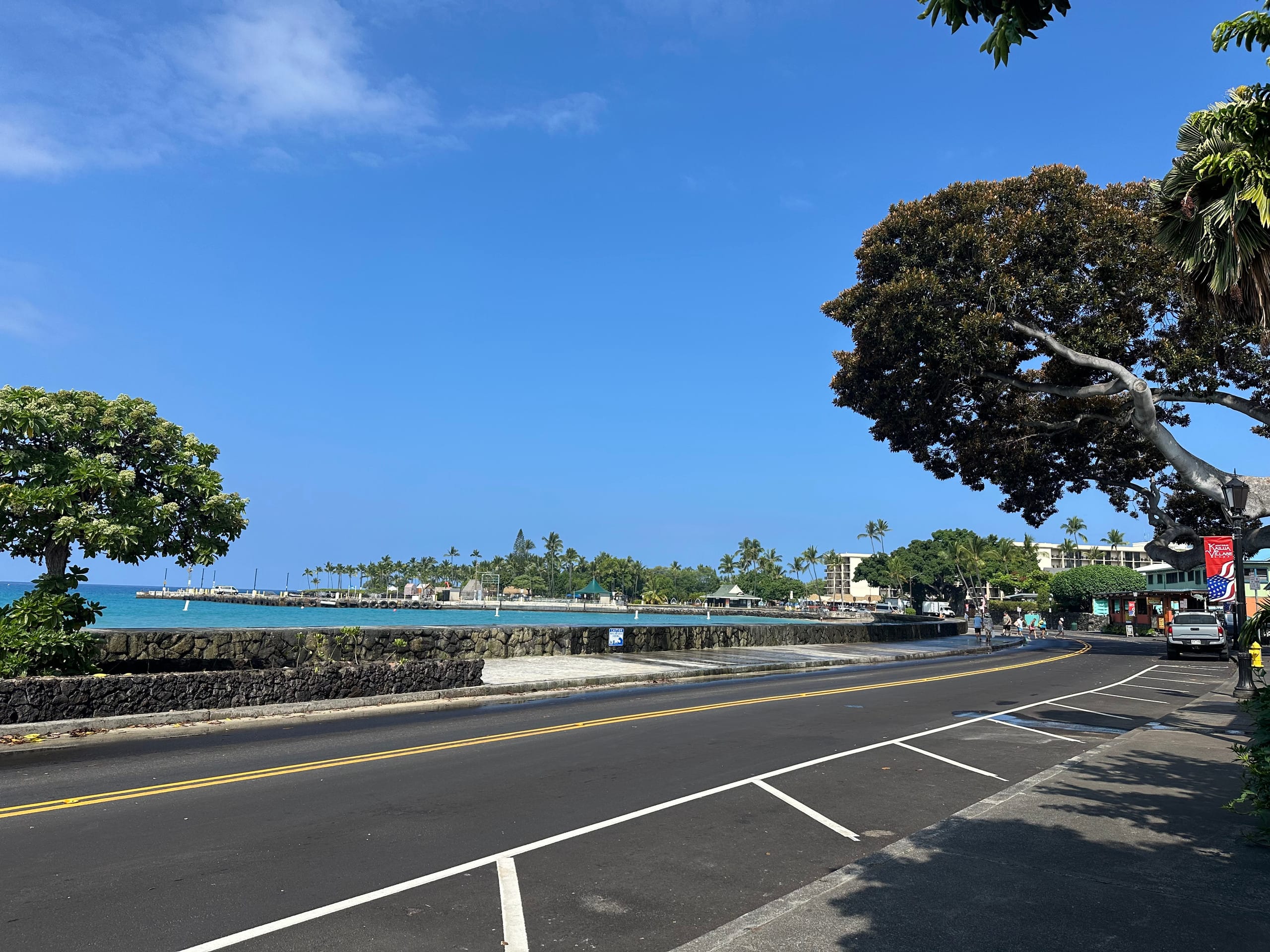Top floor ocean view condo in the heart of Kona - Image 38