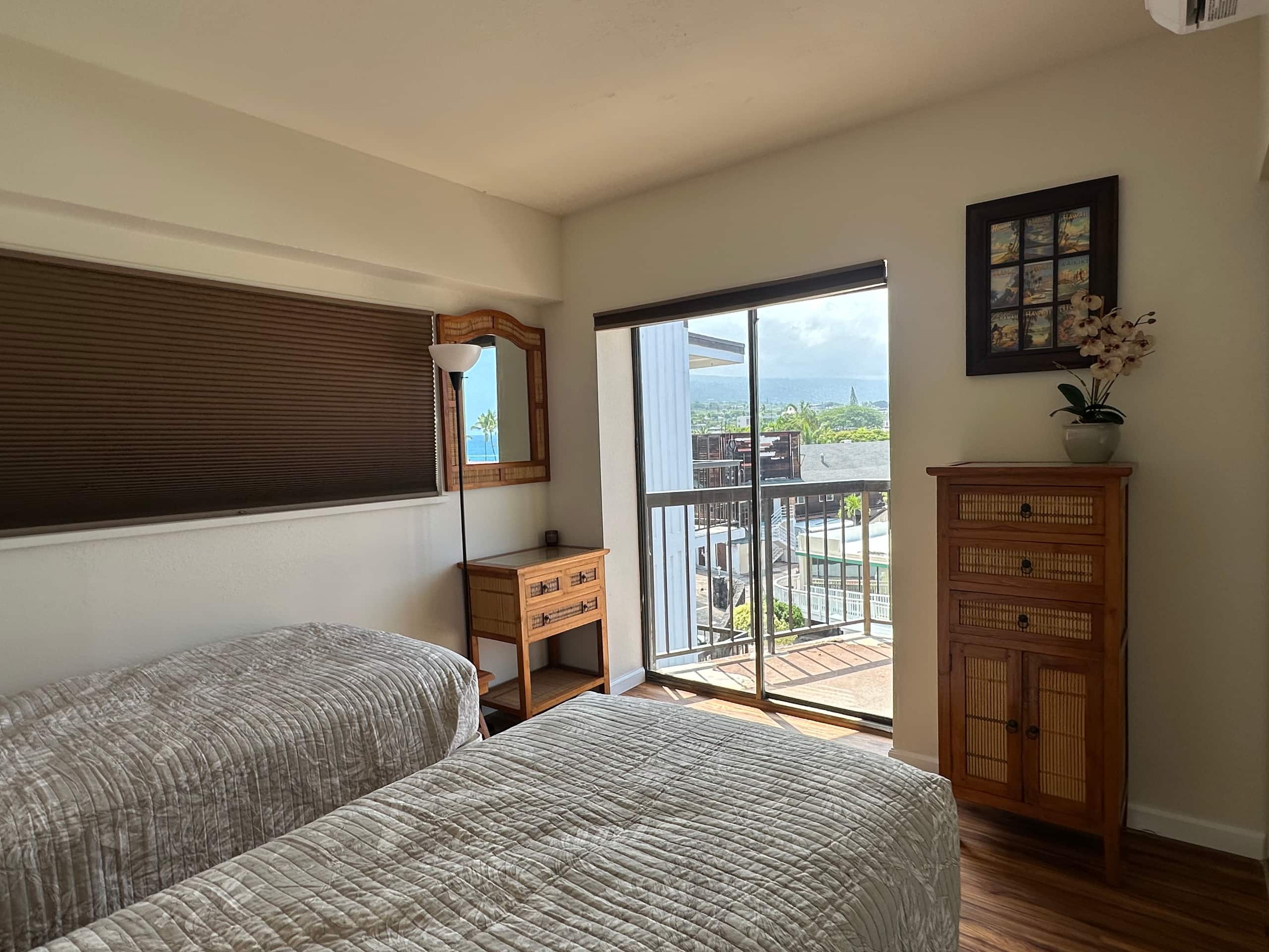 Top floor ocean view condo in the heart of Kona - Image 15