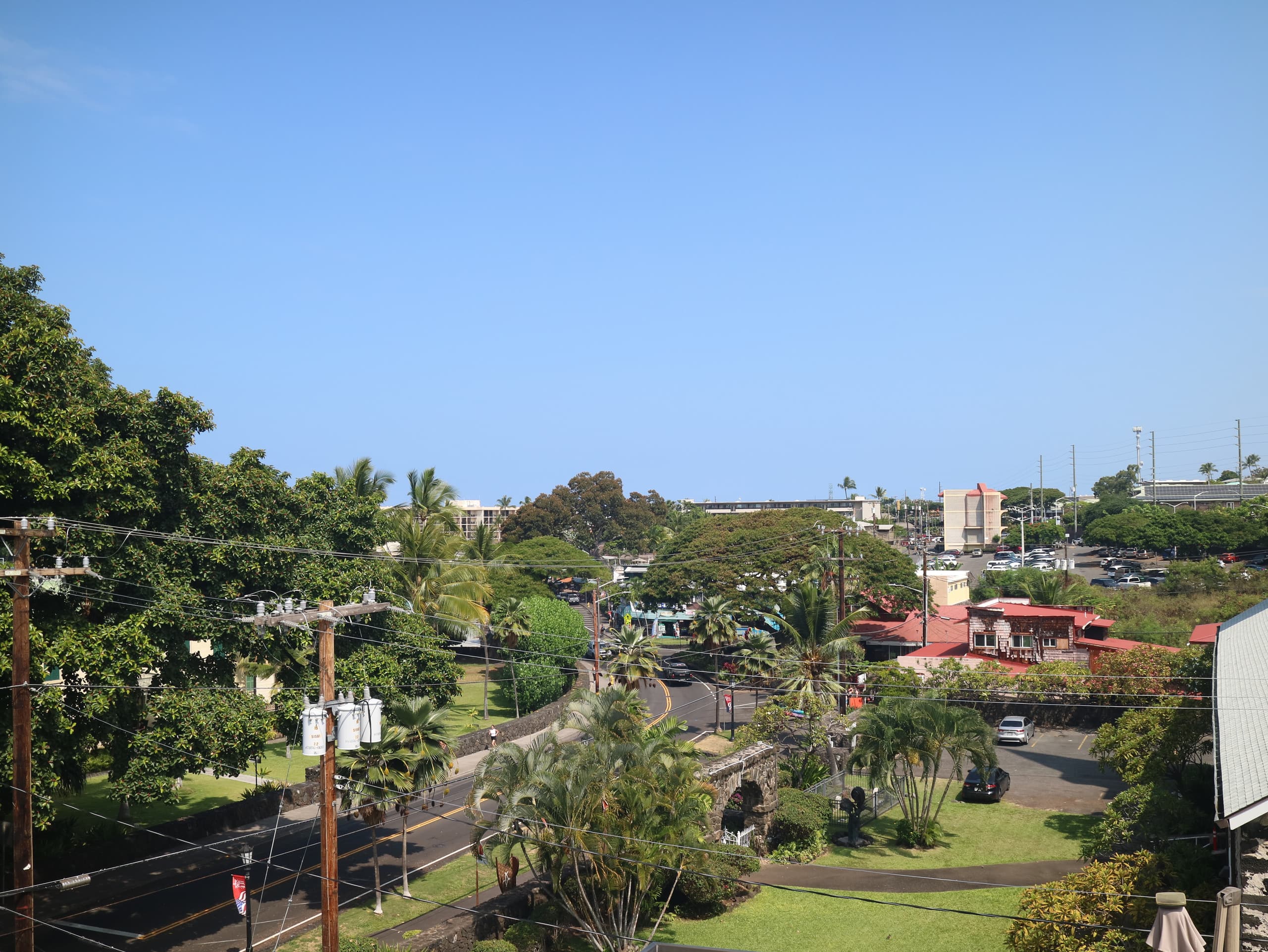 Top floor ocean view condo in the heart of Kona - Image 30
