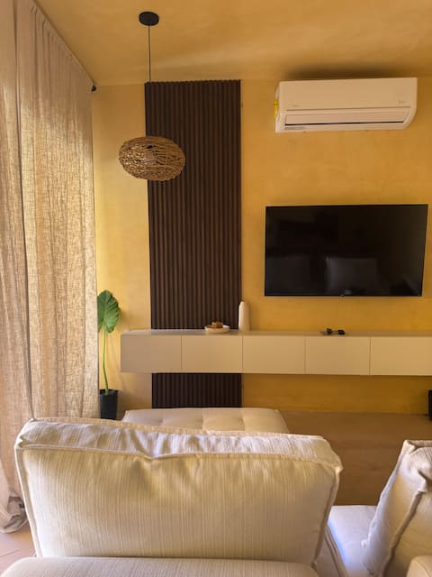 Successful Airbnb property: Mini Hacienda Retreat: pool, outdoor bar, starlink in Conkal