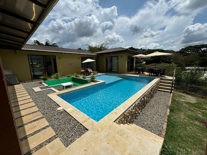 Hermosa Casa En La Mesa Cund - La Mesa