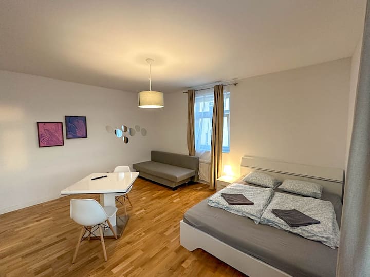 Serene Apartment Near Wenceslas Sq & Main Station - Prague