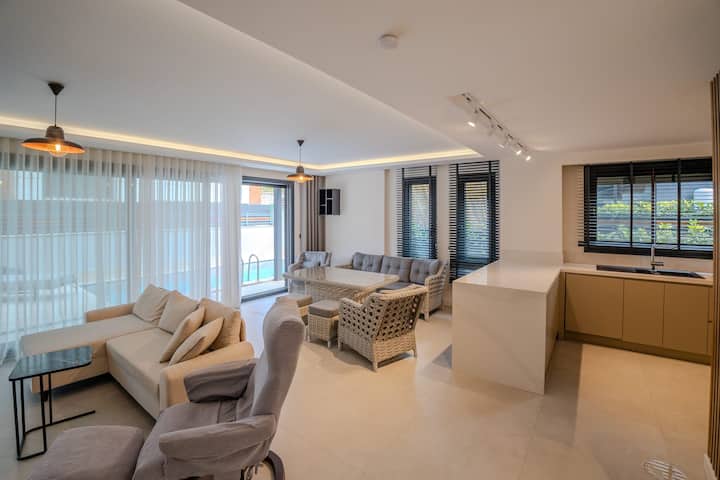 Müstakil, Havuzlu Villa C - Urla