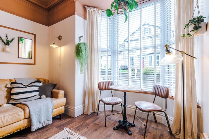 Rufloreo Flats: 1 - Central Gem - Longnor