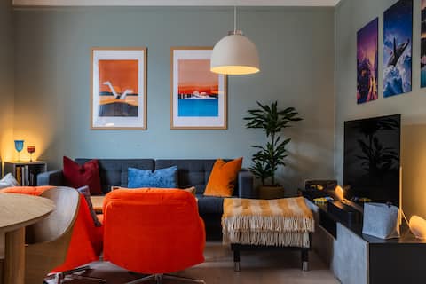 Top performing Airbnb: Warm & Cozy retreat near city in Årstad