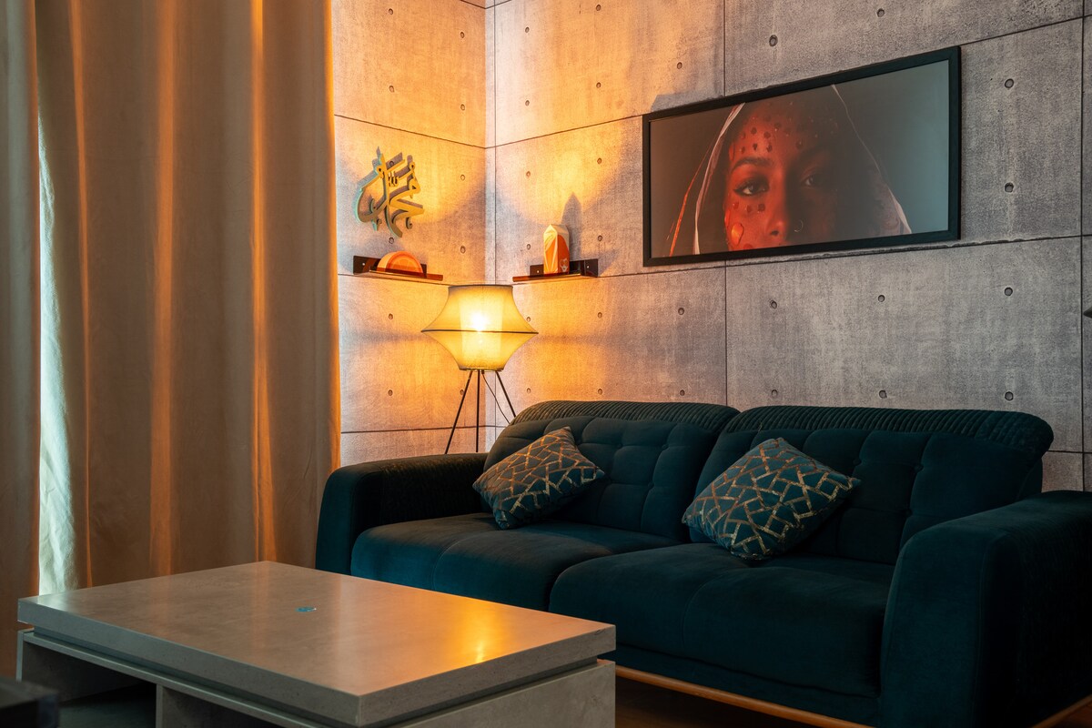 Successful Airbnb property: Designer Suite with Skyline views in Al Jadaf