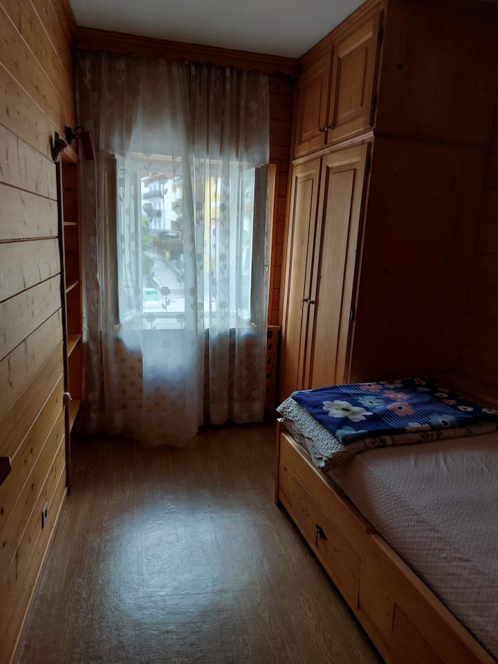 Dhomë gjumi 4