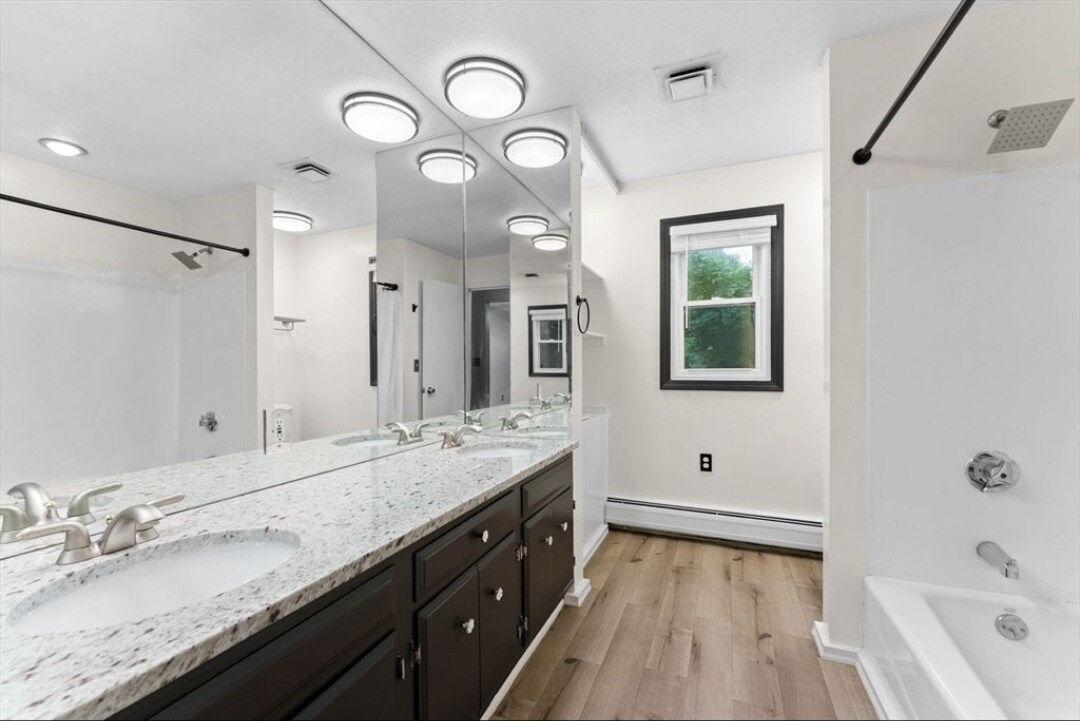 RM #1; kitchen, Wi-Fi, AC & 1 parking+TV