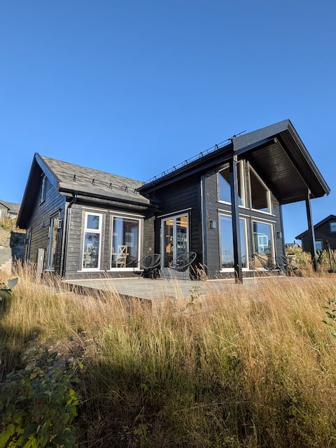 Cozy and modern cabin at Lygna