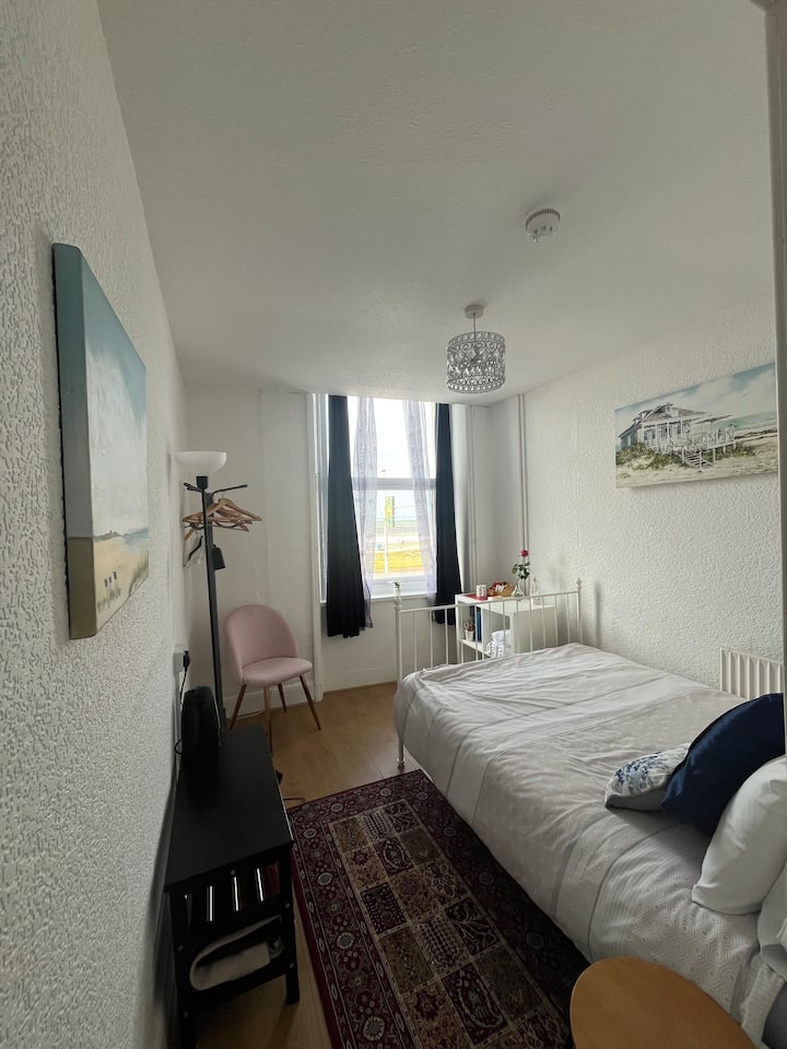 Oakwell Family Hotel - 2 Sleeper Seaview - Blackpool