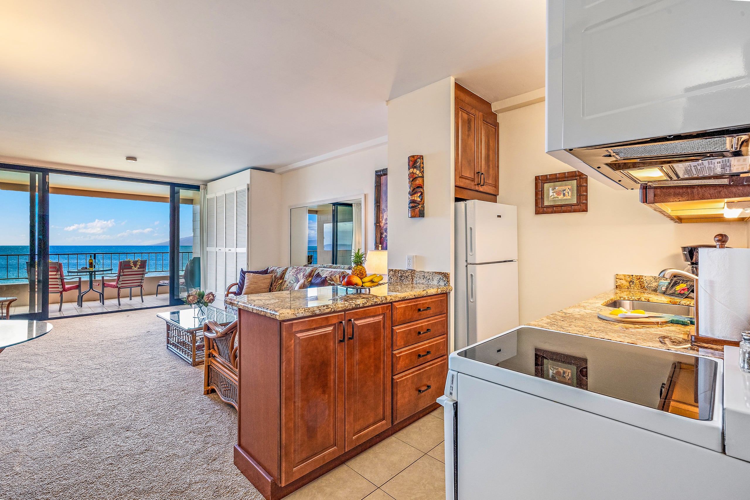 Condo in Lahaina · ★4.92 · Studio · 2 beds · 1 bath - Image 6