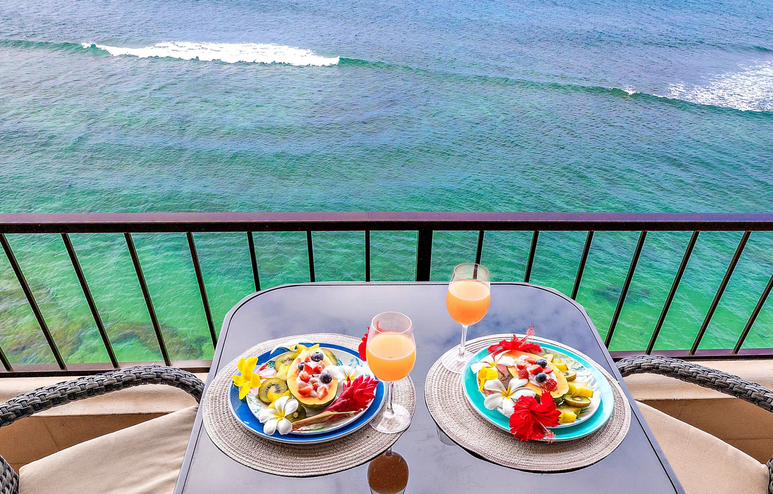 Condo in Lahaina · ★4.92 · Studio · 2 beds · 1 bath - Image 1