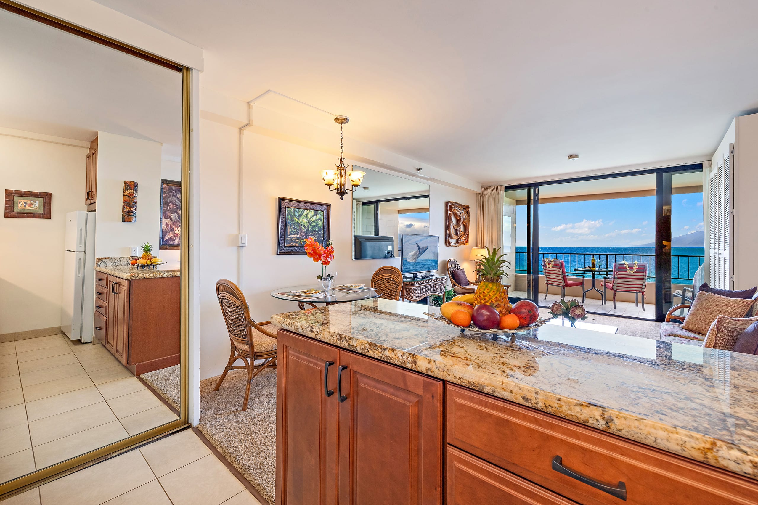 Condo in Lahaina · ★4.92 · Studio · 2 beds · 1 bath - Image 7
