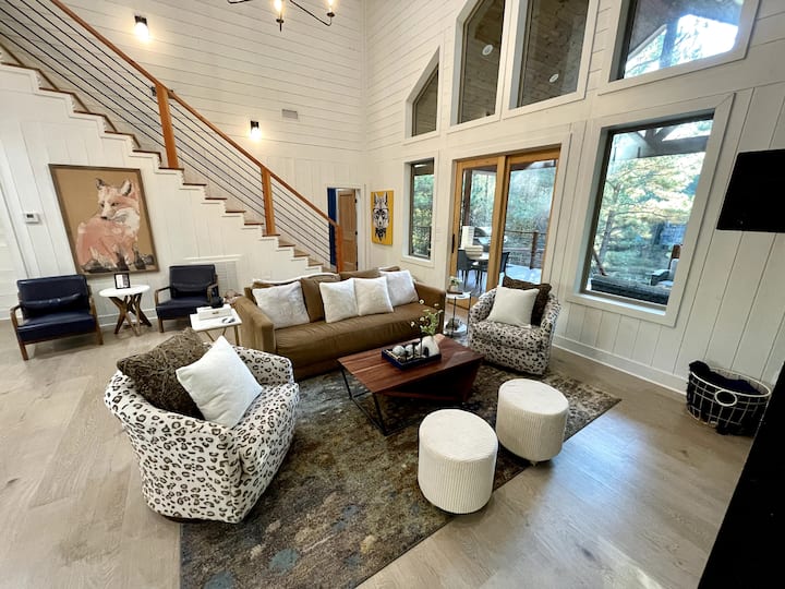 Top Location, Private W Views, Pond, Arcade Hottub - Hochatown, OK
