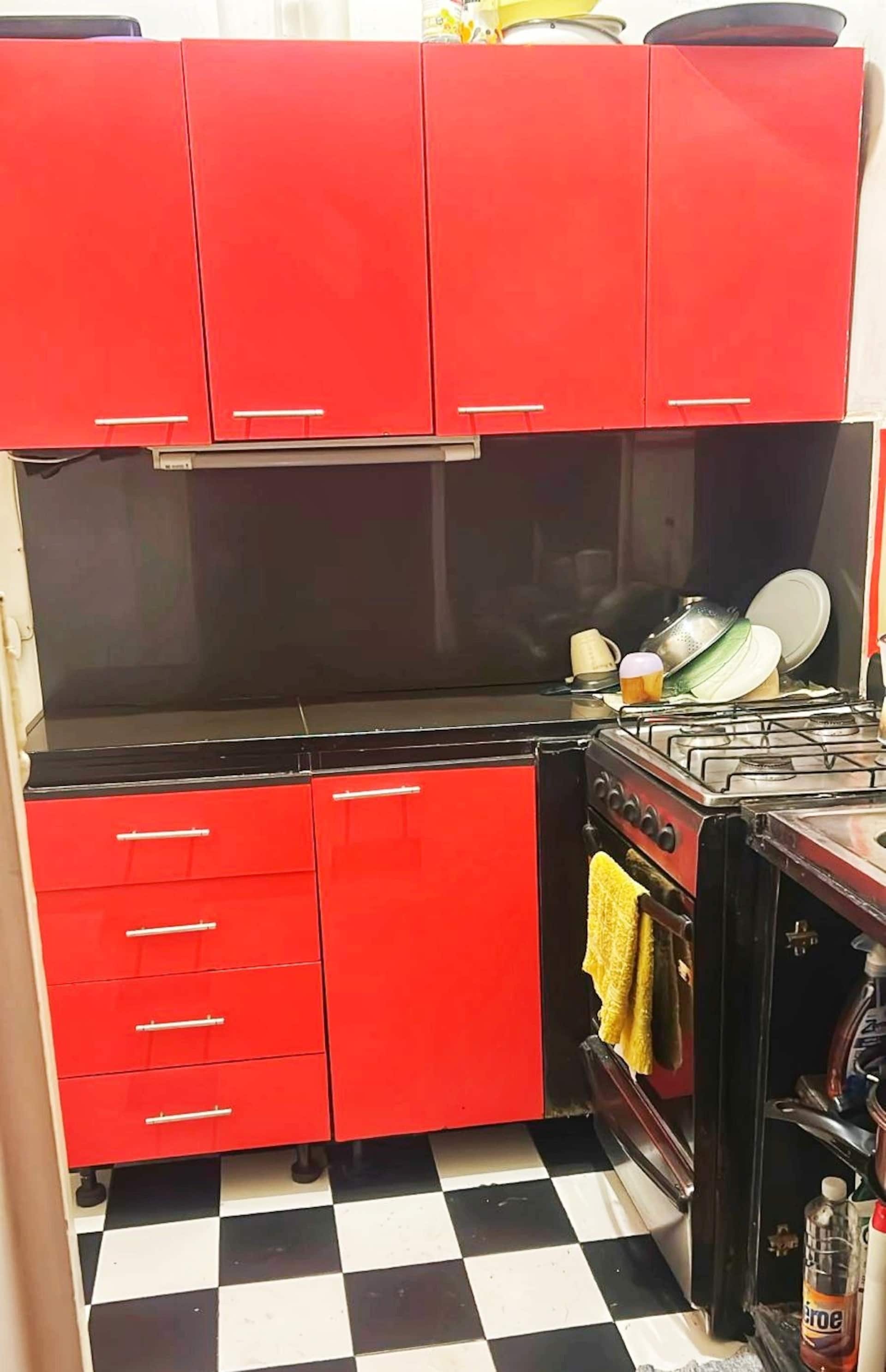 Spacious bright room in Monserrat