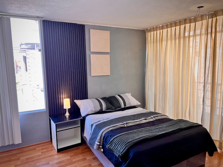 Соба 2, пространа соба со надворешен поглед.