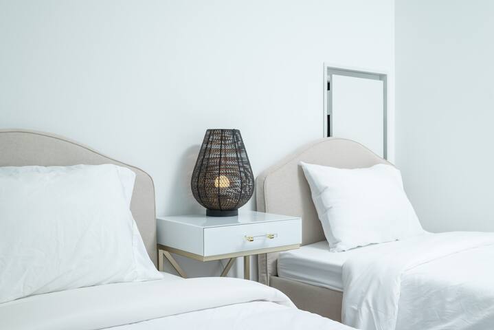 Back-Bay 2BR Downtown & Parking 9100 gallery image 5