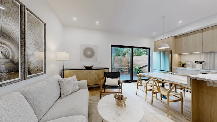 Serene Urban Suite - Toronto