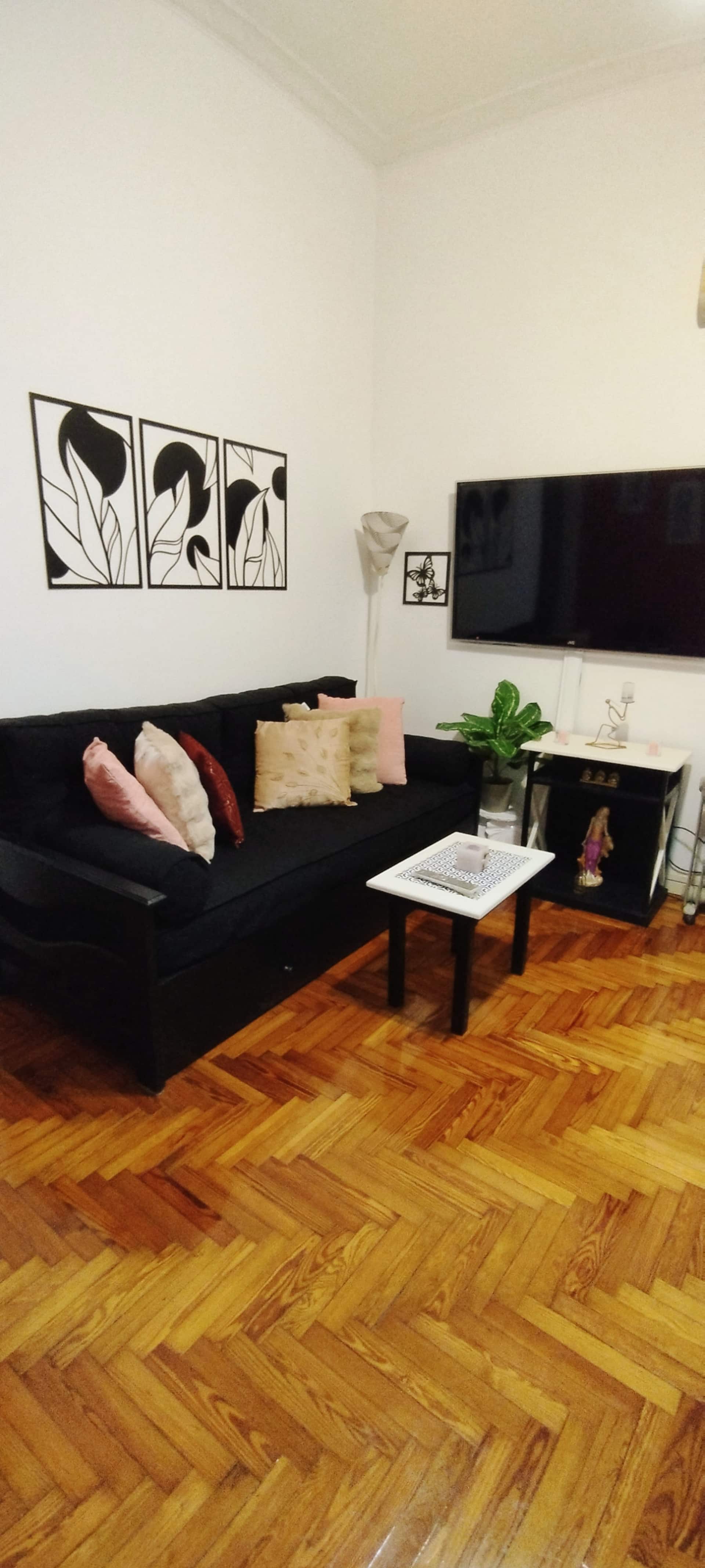 Three-room apartment in downtown Buenos Aires