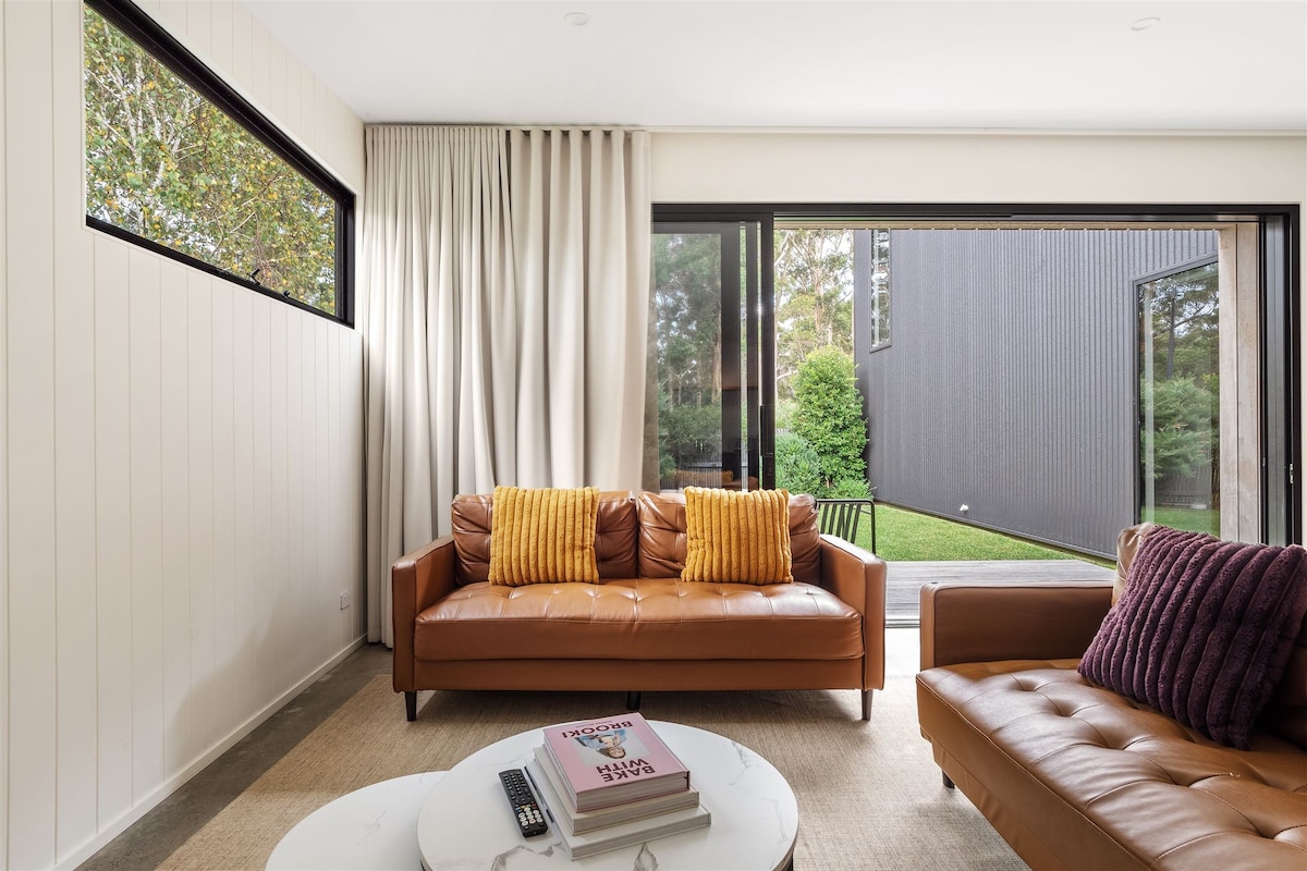 Top Airbnb: The Corner House - Bushland Views – Walk to Town in Margaret River