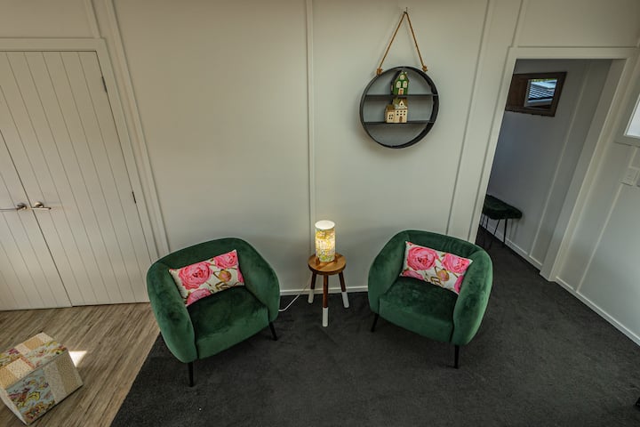 Wanaka Apt (Sleeps 1-4) Alpine Views W/balcony - Wanaka
