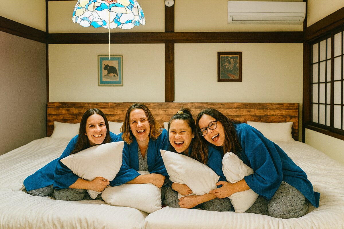 ห้องนอน: นอนกับครอบครัวและเพื่อนใน 4 เตียง