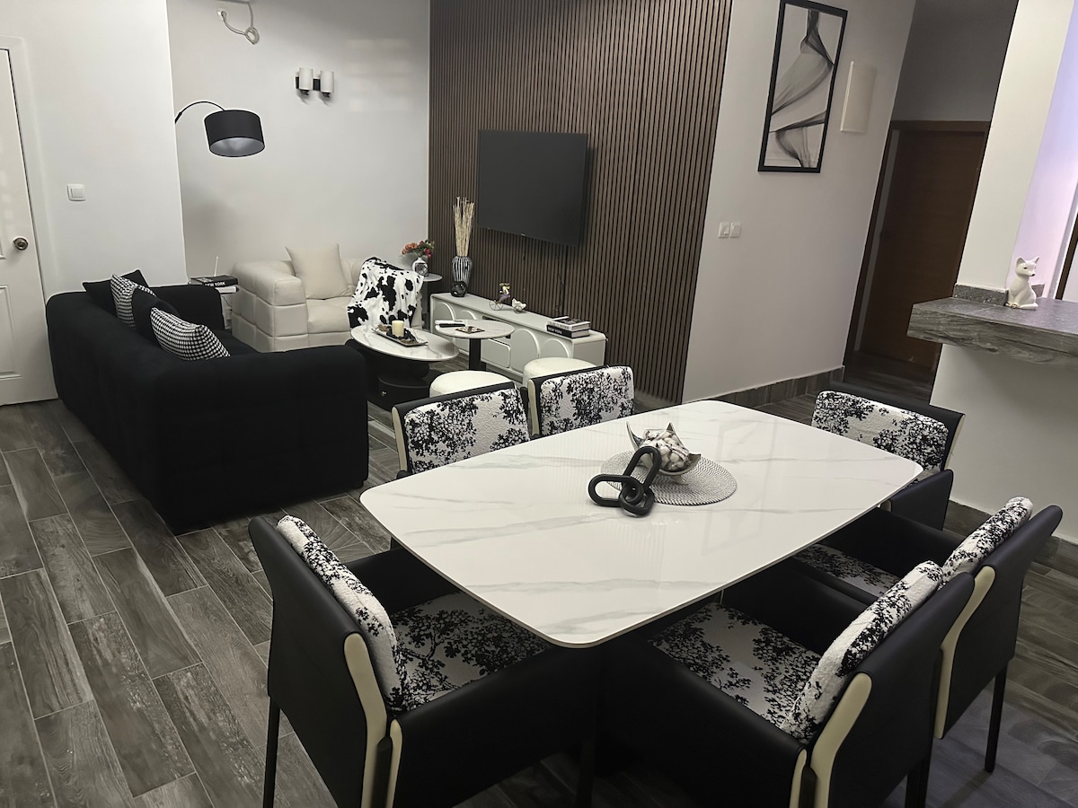 Living room image 6