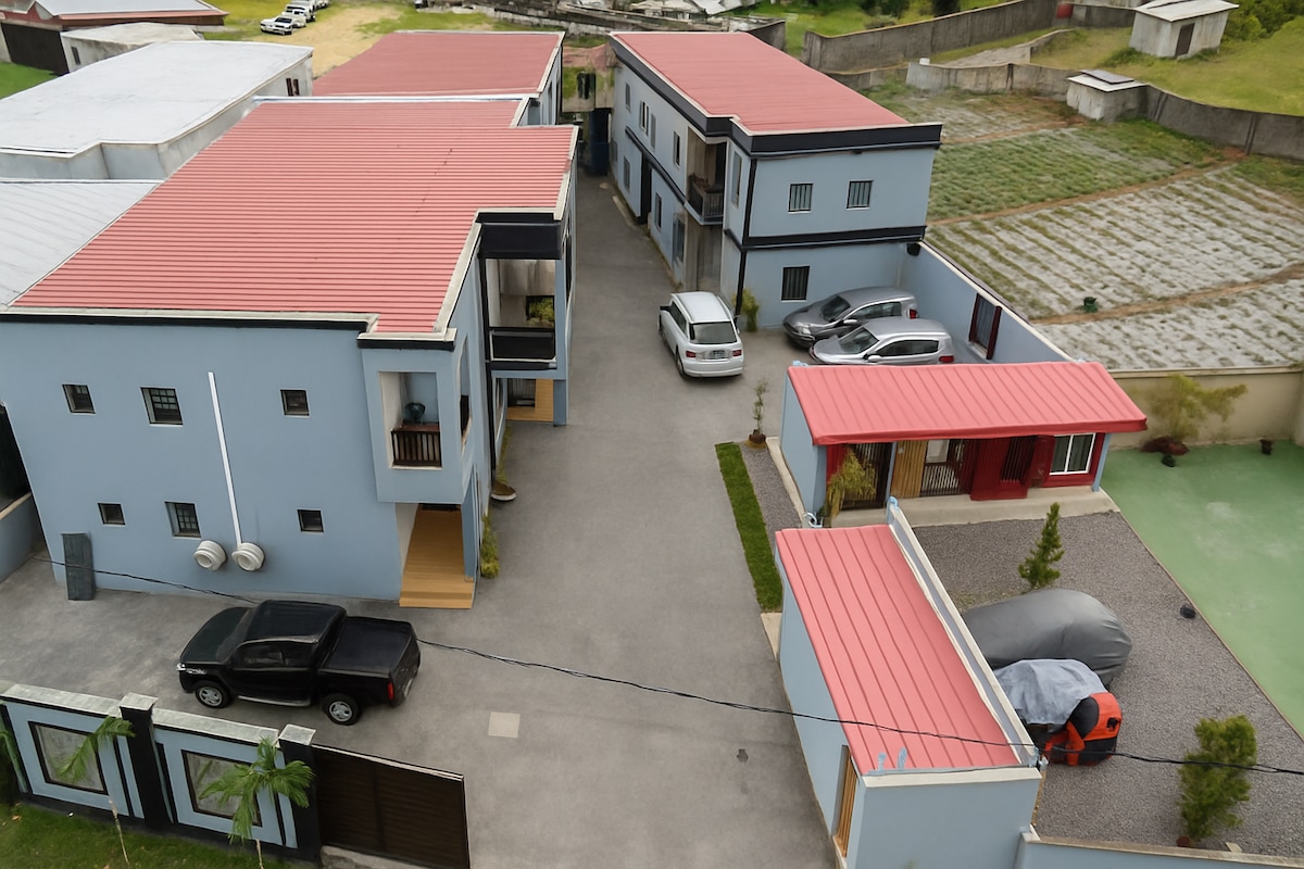 Exterior image 6