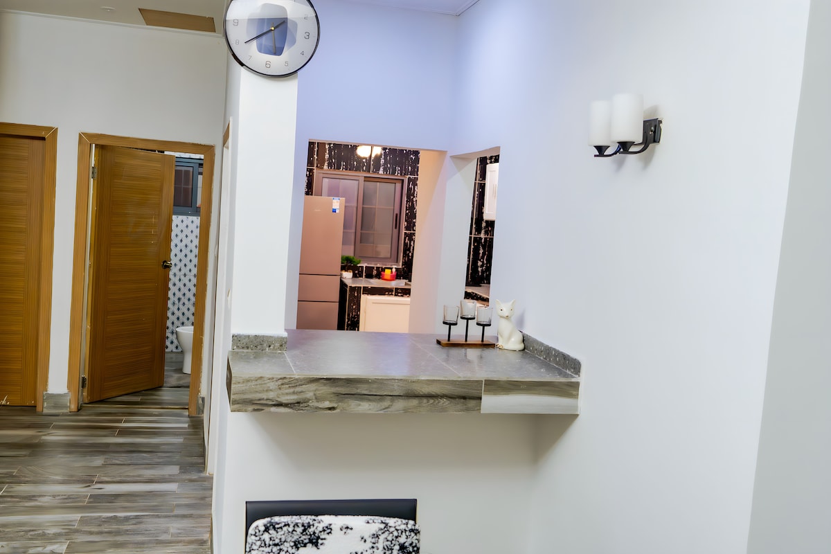 Full kitchen image 1