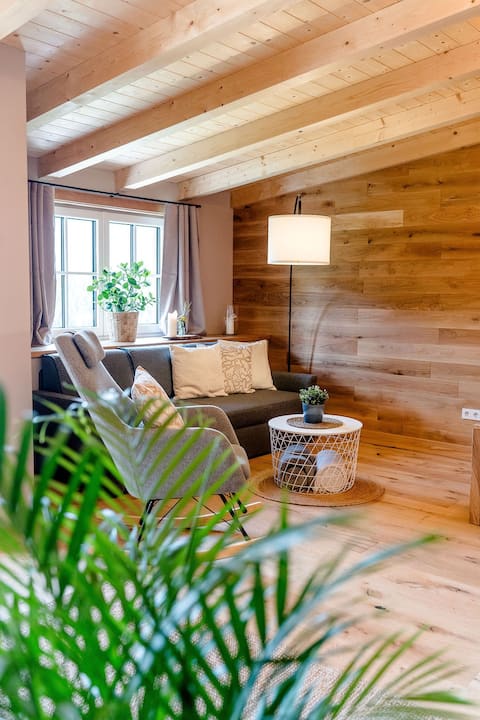 Top Airbnb: Kleinmauerreith Mountain Chalet Retreat in Annaberg Lungötz
