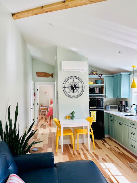 Popular Airbnb listing: The “StowAway” Willard Square, great location! in South Portland
