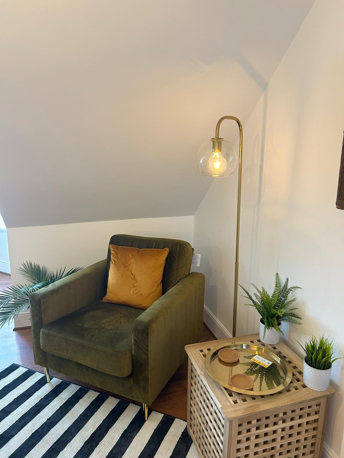 Top Airbnb: Stylish Apartment with Sea Views in Swanage in Swanage