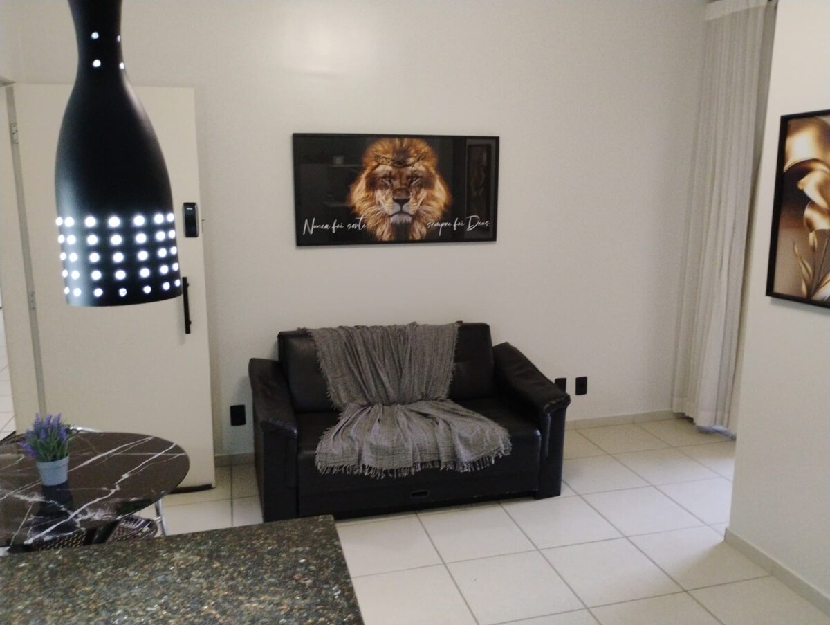 Successful Airbnb property: Lindo Flat no Aldeia das Águas, vista para a pisci in Barra Do Piraí