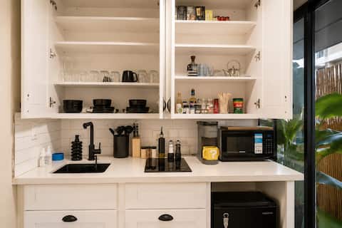 Successful Airbnb property: Best Location | Renovated Studio | 2 Lanais in Urban Honolulu