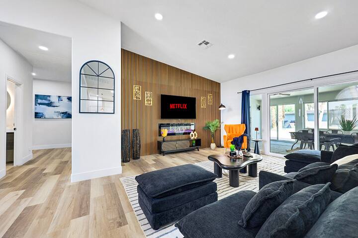 LuXURY! 7BR private Pickleball. gallery image 4